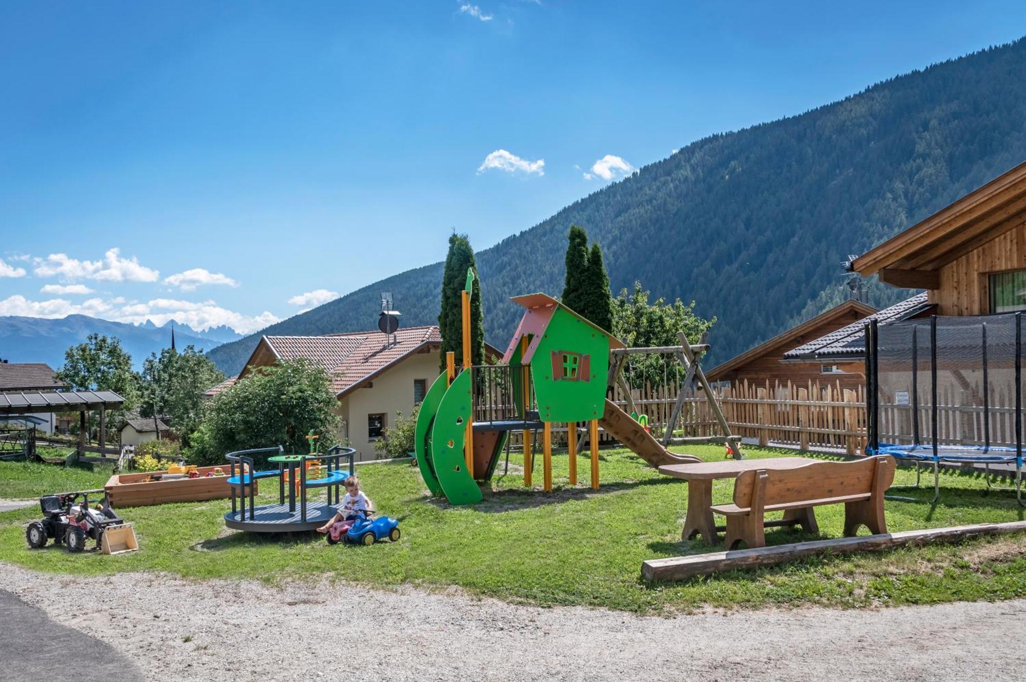 Mesnerhof Apartment Валес Екстериор снимка