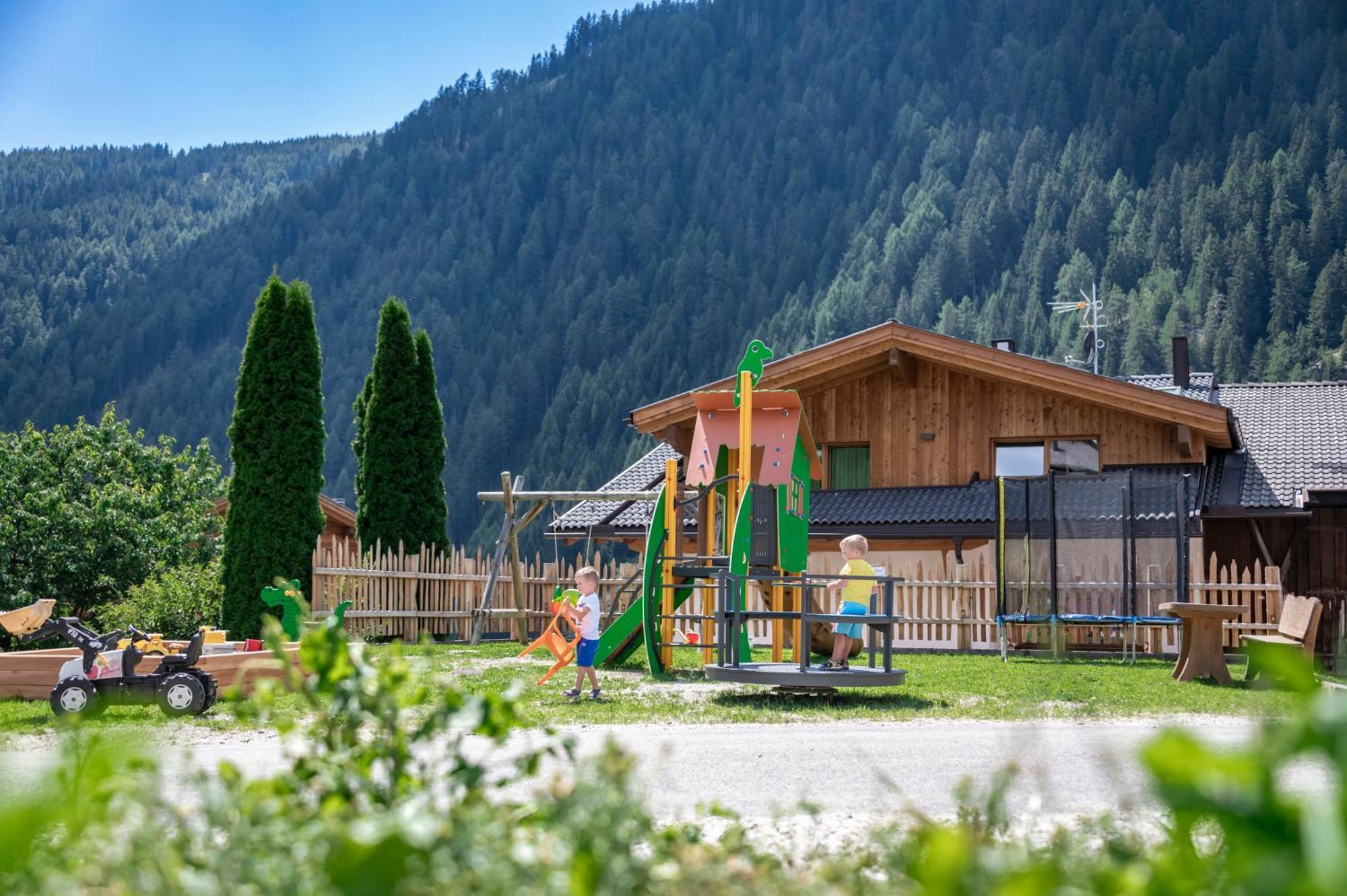 Mesnerhof Apartment Валес Екстериор снимка